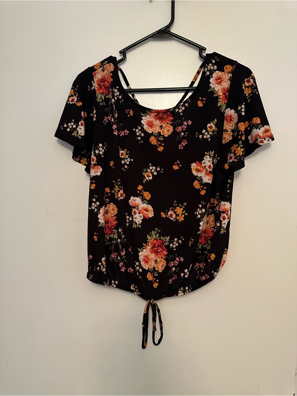 Rewind Black Floral Tie-Hem Short Sleeve Top